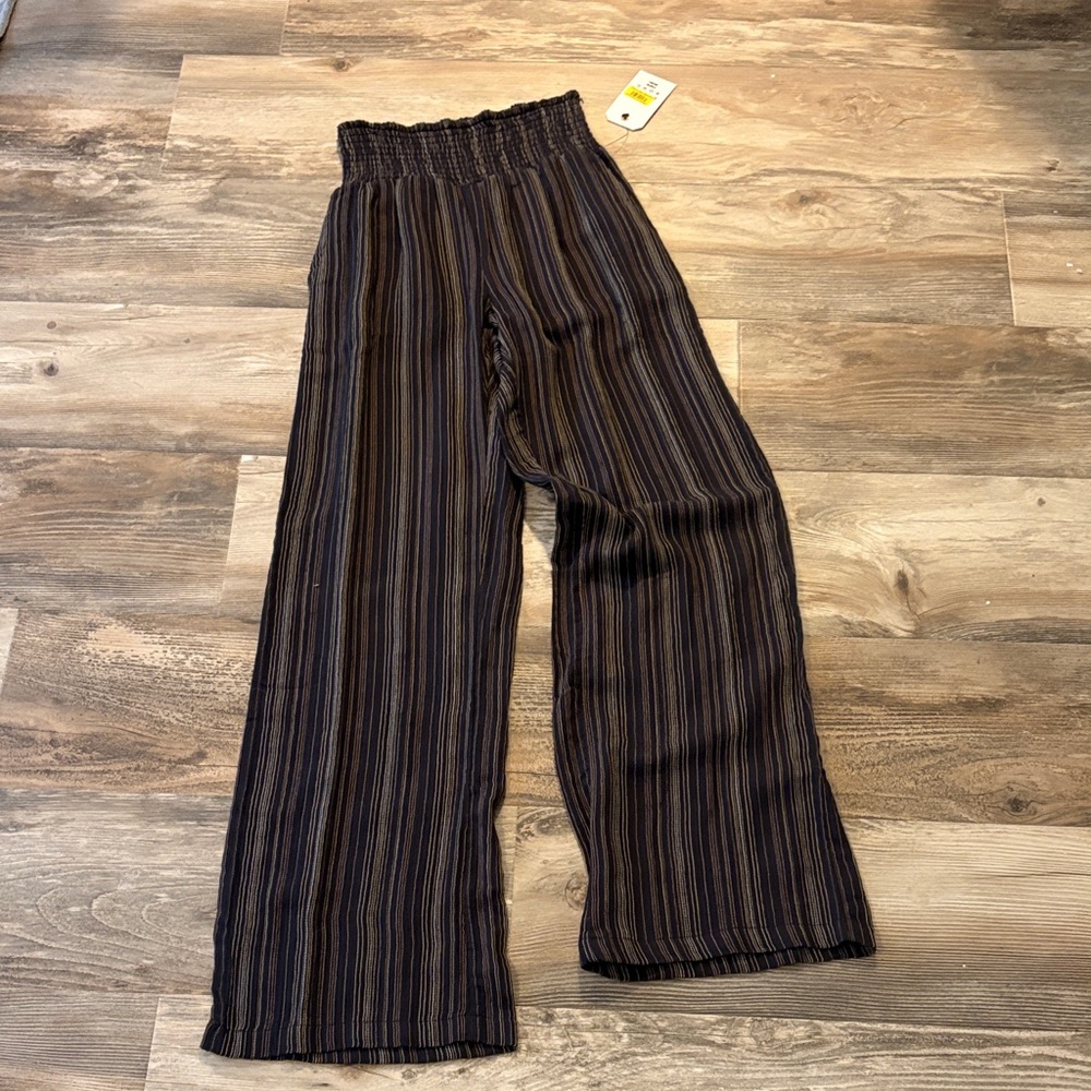 Billabong Black and Tan Textured Pants